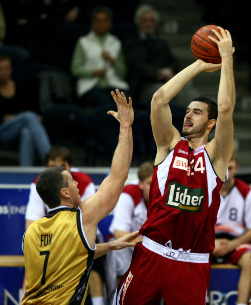 然是一场激 然是一场激